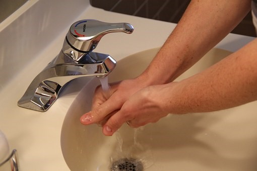 Lavando as mãos